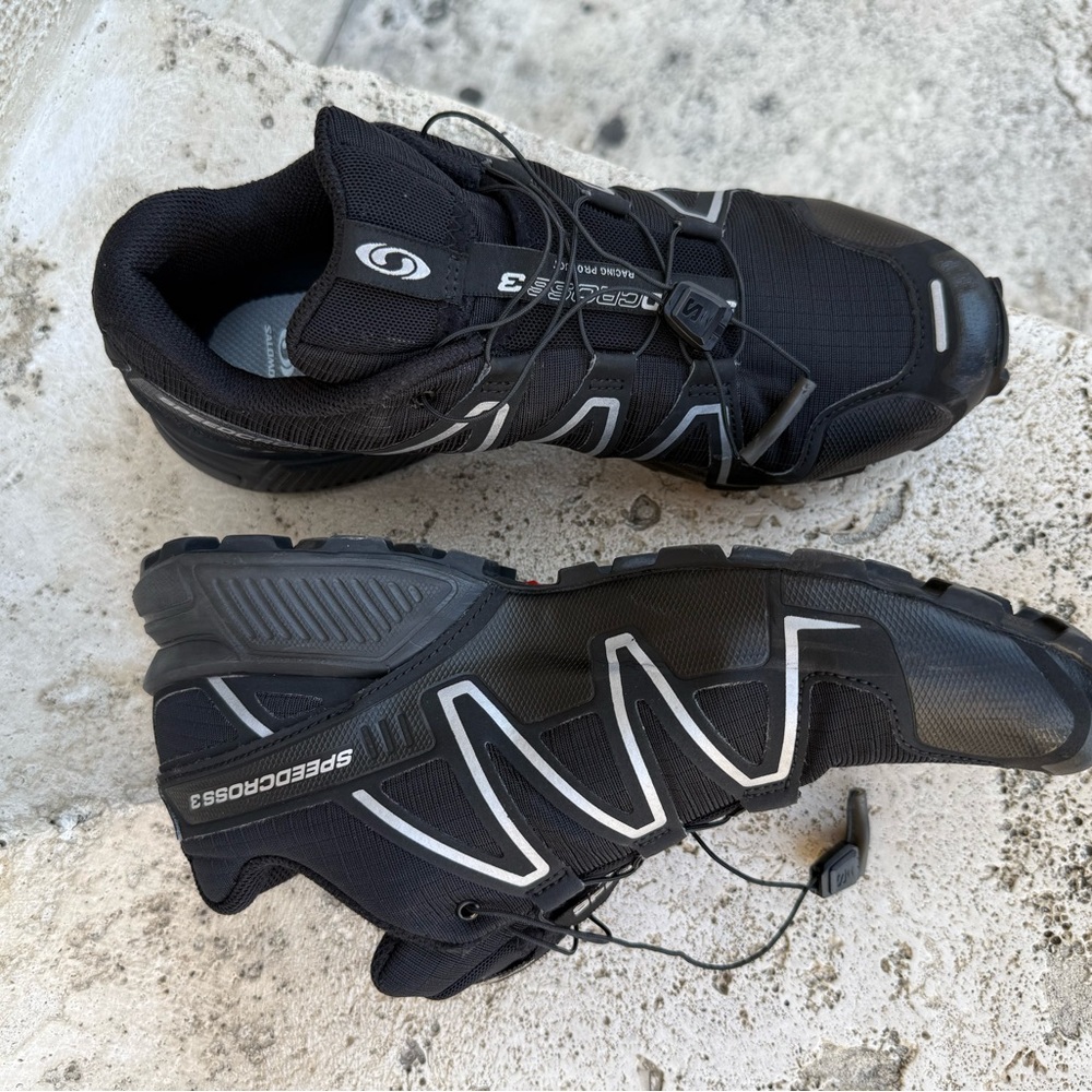 Near NEW ~ Salomon Speedcross 3 Black and Gray Trail Shoes